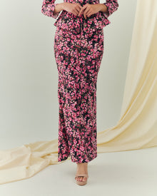 Aria Kebaya in Magenta